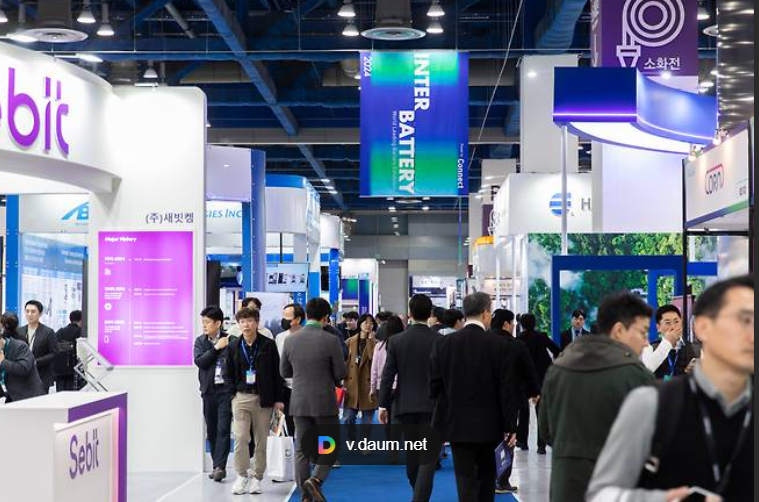 제목: “꿈의 배터리!”…전고체 앞 中·日 참관객도 발길 멈춰